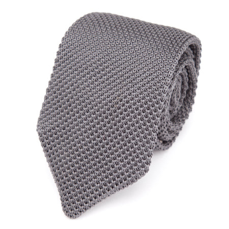 Cravatta lavorata a maglia grigia tinta unita da uomo di classe