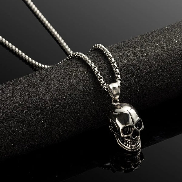 Detailed image of the stainless steel skull pendant necklace