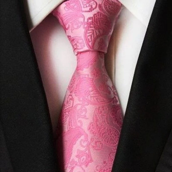 上品な男性のシンプルなピンクのペイズリー柄のネクタイ
