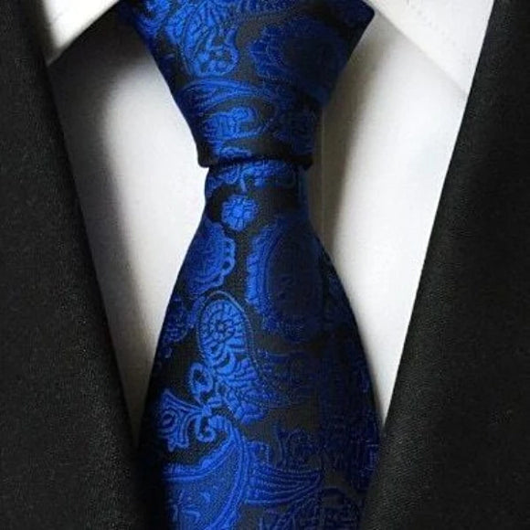 上品な男性のシンプルなロイヤルブルーのペイズリー柄のネクタイ